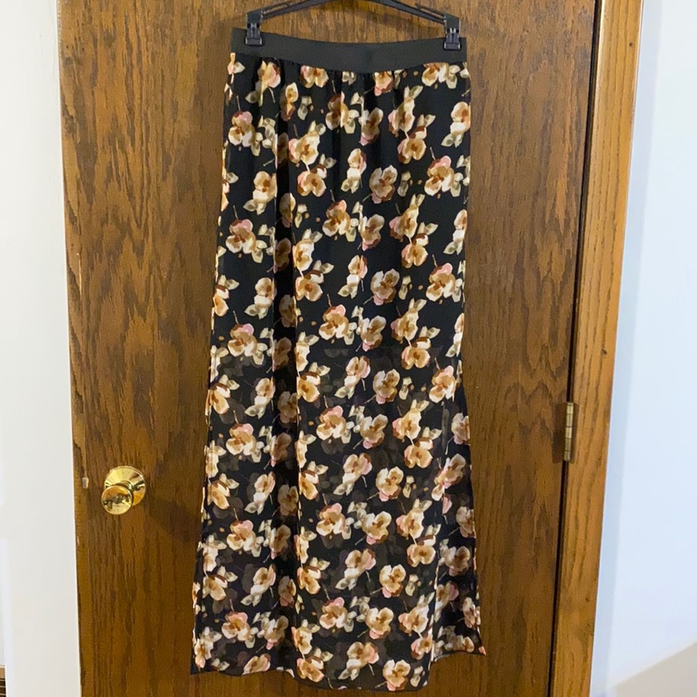Rue21 Black Floral Skirt Small